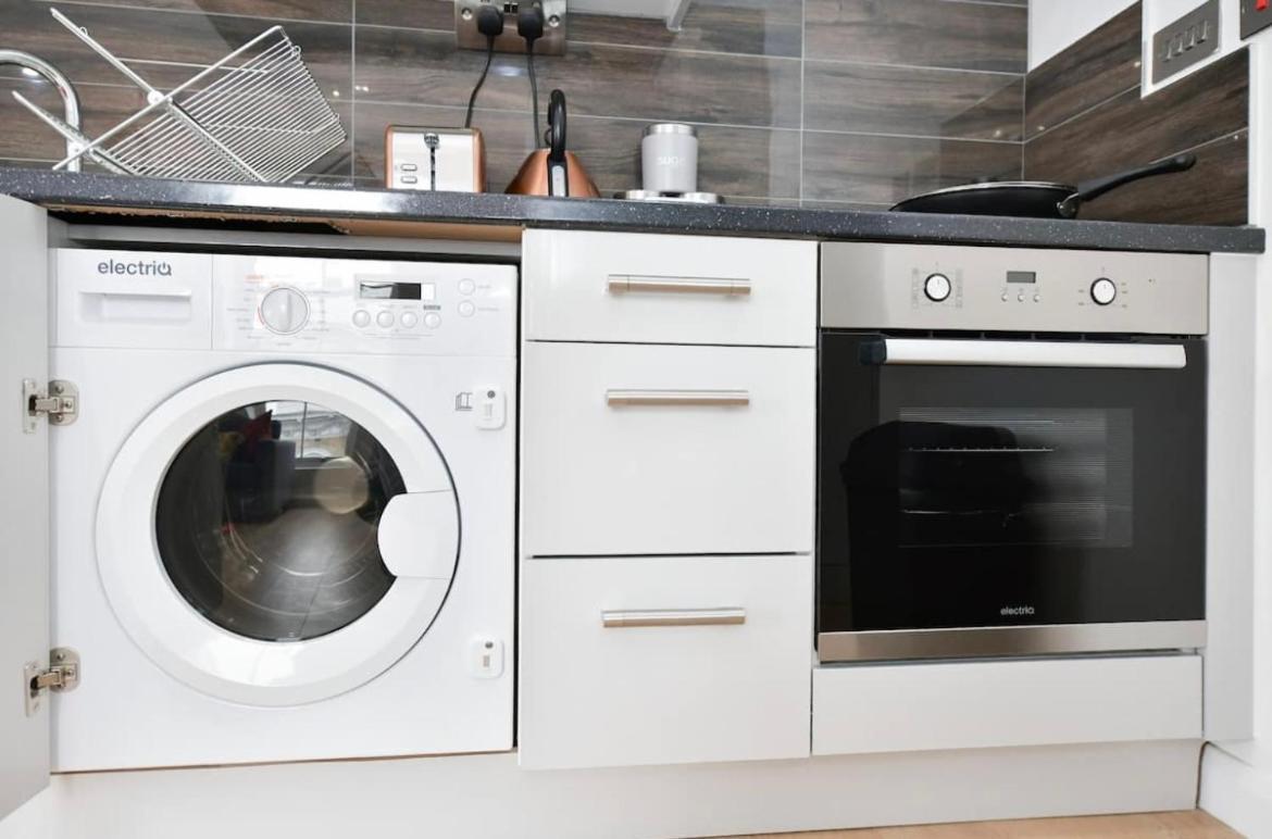 Lovely 2 Bedroom Serviced Penthouse Battersea Park Road London Luaran gambar