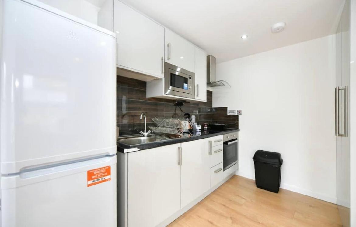 Lovely 2 Bedroom Serviced Penthouse Battersea Park Road London Luaran gambar